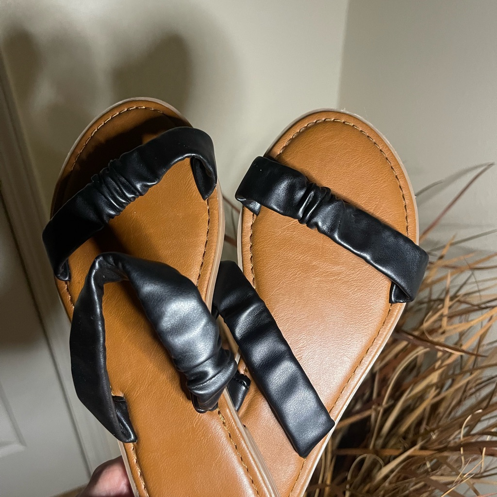 Universal Threads Brand Womens Sandals Size 10
